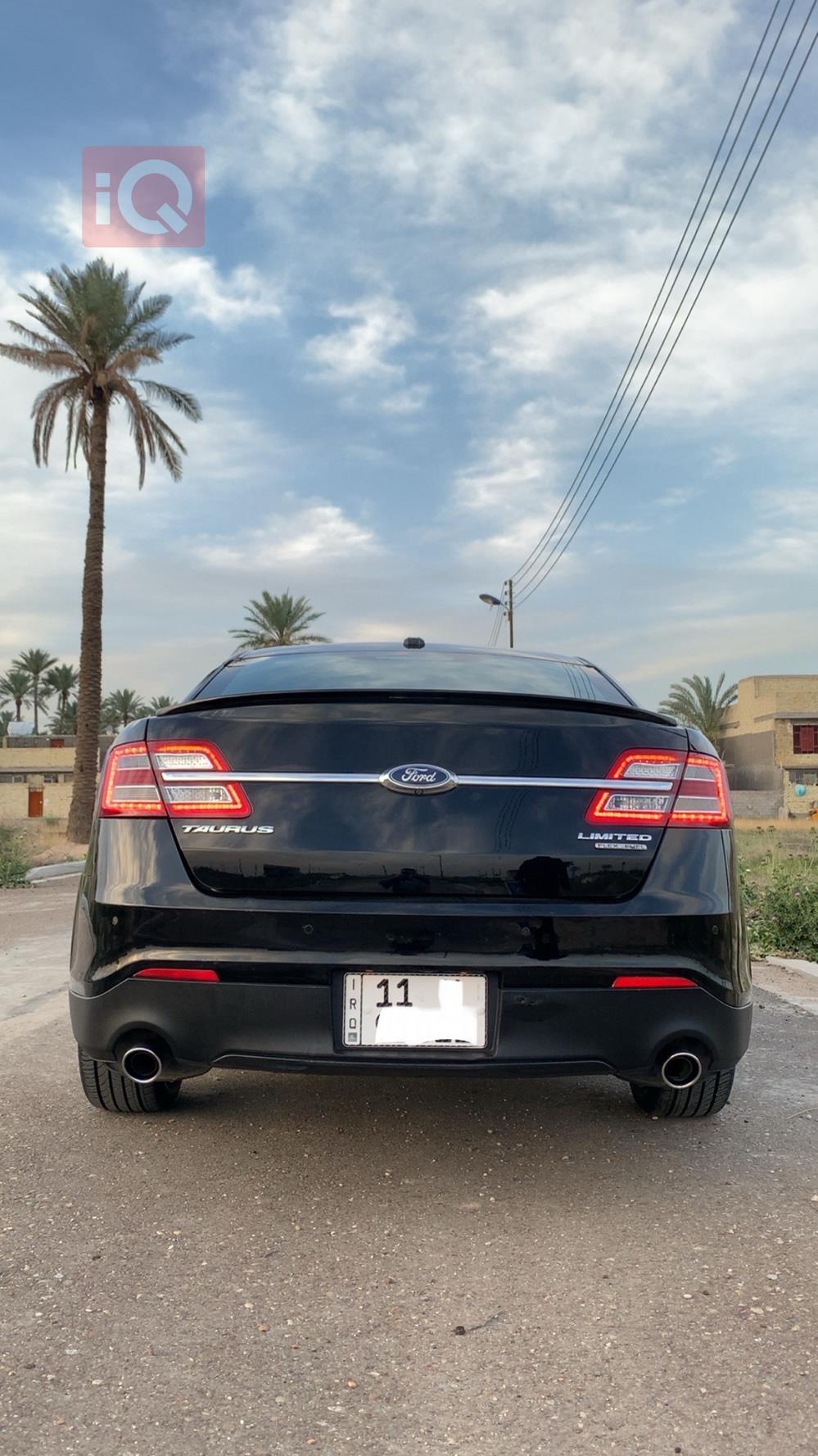 Ford Taurus